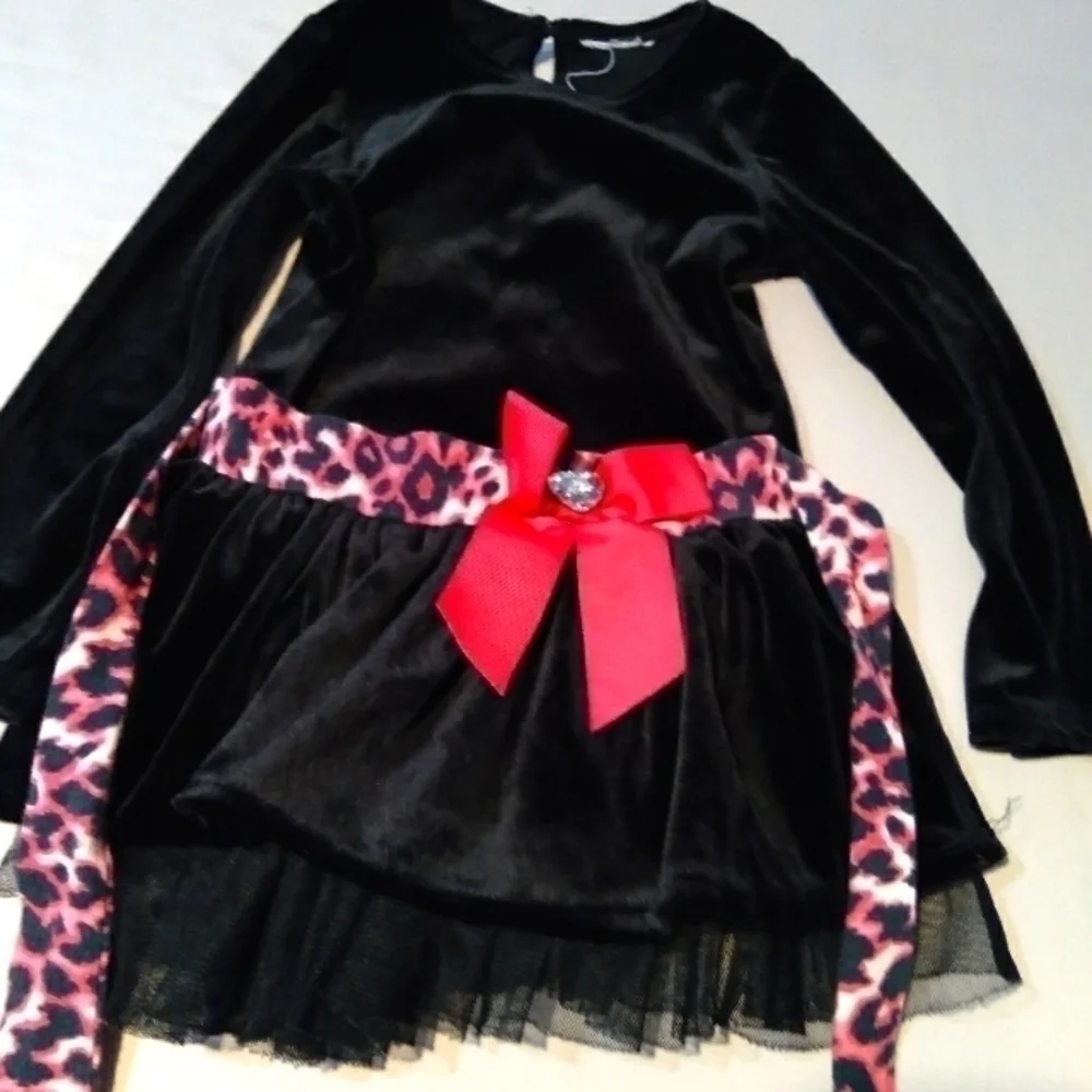𝅺girls long sleeve velour dress. Size 5.